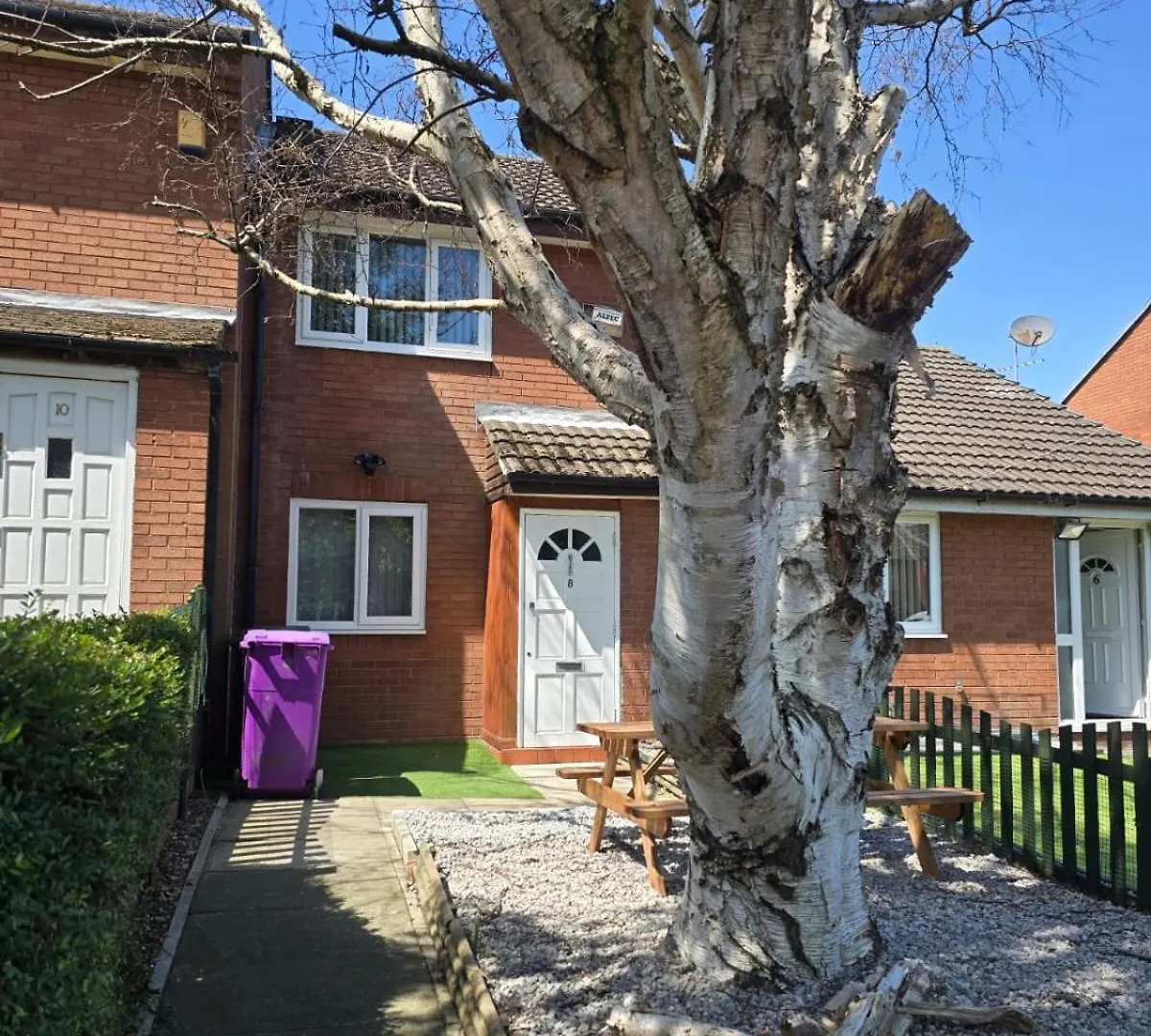 Holiday home Elegant 2 Bed With Hot Tub And A Host Of Amenities Villa Liverpool United Kingdom