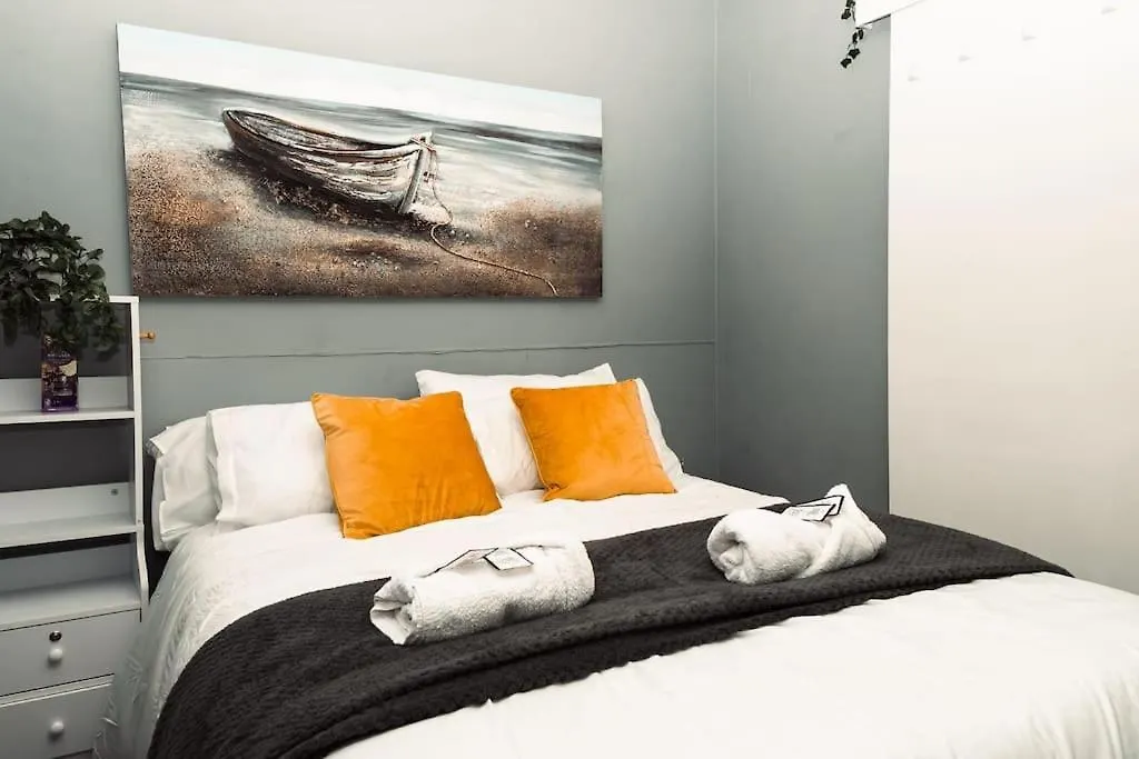 Elegant 2 Bed With Hot Tub And A Host Of Amenities Villa Liverpool 0*,