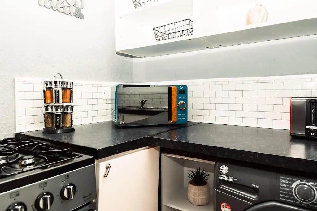 Villa Elegant 2 Bed With Hot Tub And A Host Of Amenities Liverpool Ferienhaus