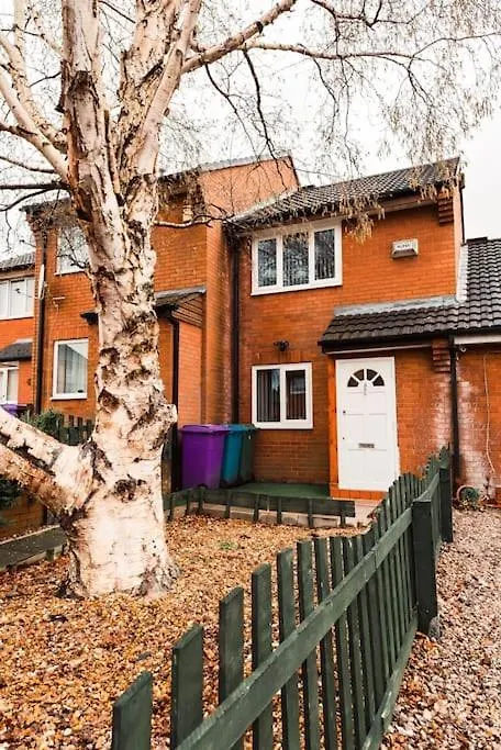 Villa Elegant 2 Bed With Hot Tub And A Host Of Amenities Liverpool