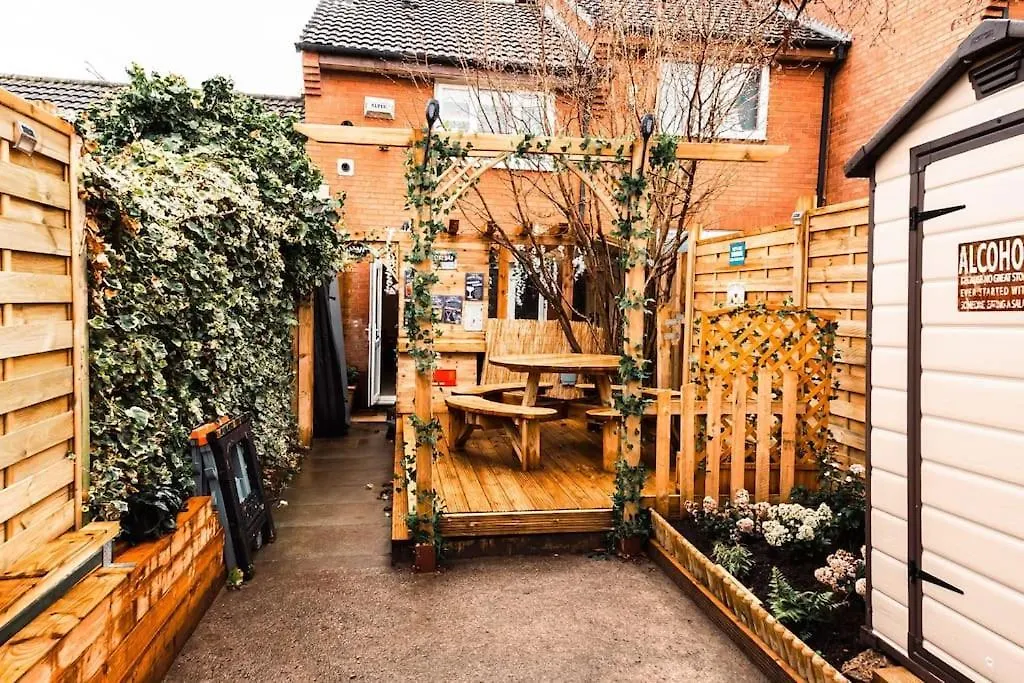 Villa Elegant 2 Bed With Hot Tub And A Host Of Amenities Liverpool Großbritannien