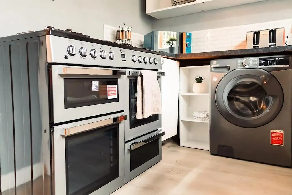 Elegant 2 Bed With Hot Tub And A Host Of Amenities Villa Liverpool 0*,