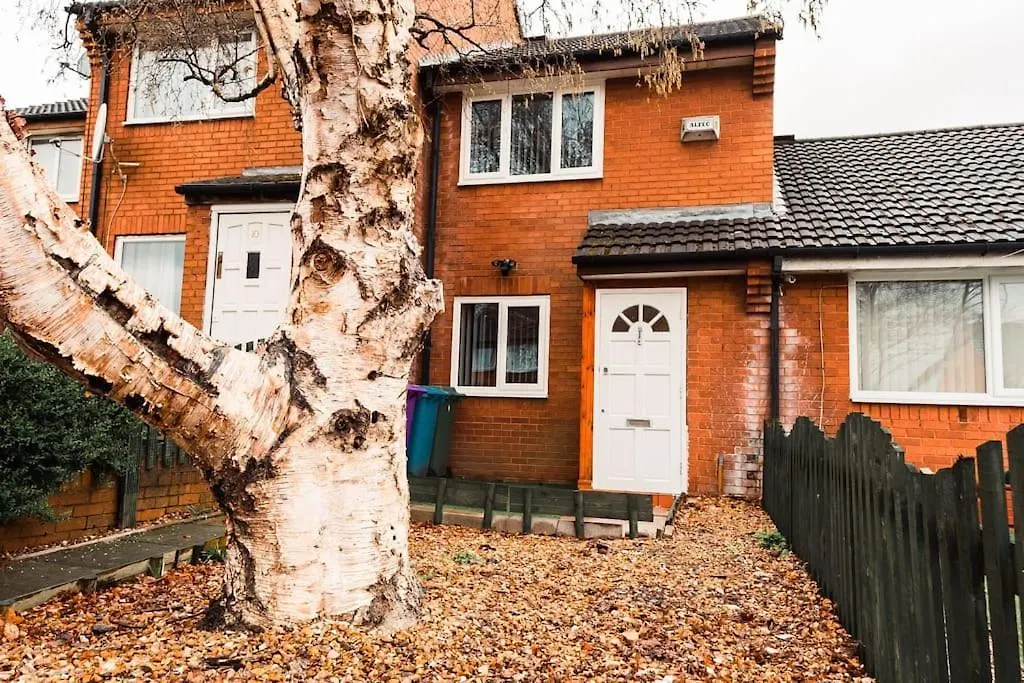 Villa Elegant 2 Bed With Hot Tub And A Host Of Amenities Liverpool