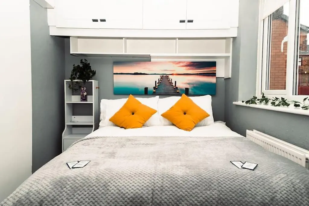 Villa Elegant 2 Bed With Hot Tub And A Host Of Amenities Liverpool Ferienhaus