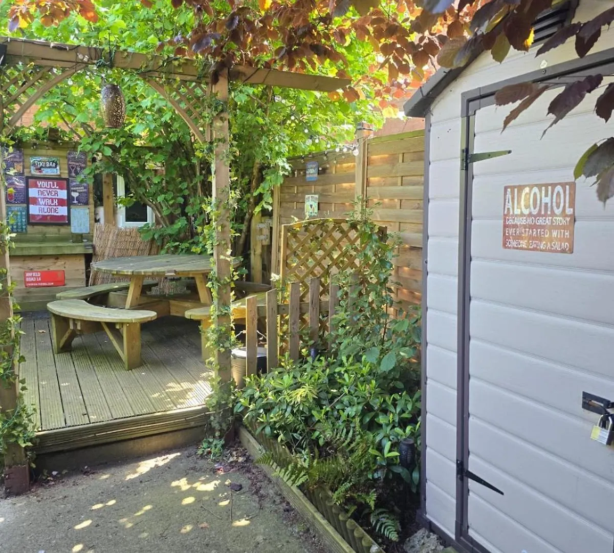 Elegant 2 Bed With Hot Tub And A Host Of Amenities Villa Liverpool