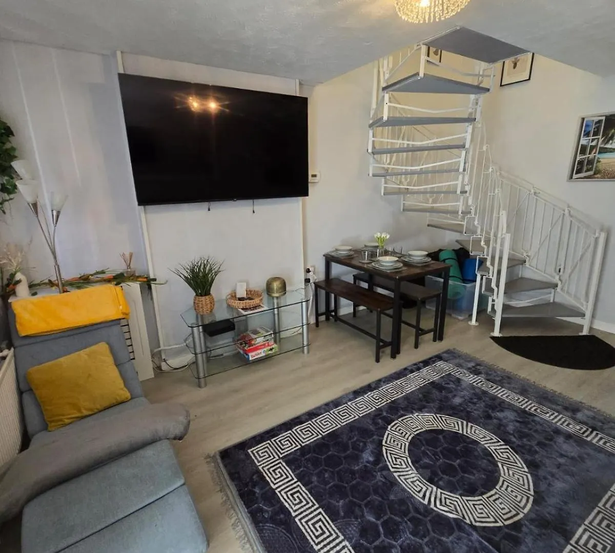 Villa Elegant 2 Bed With Hot Tub And A Host Of Amenities Liverpool