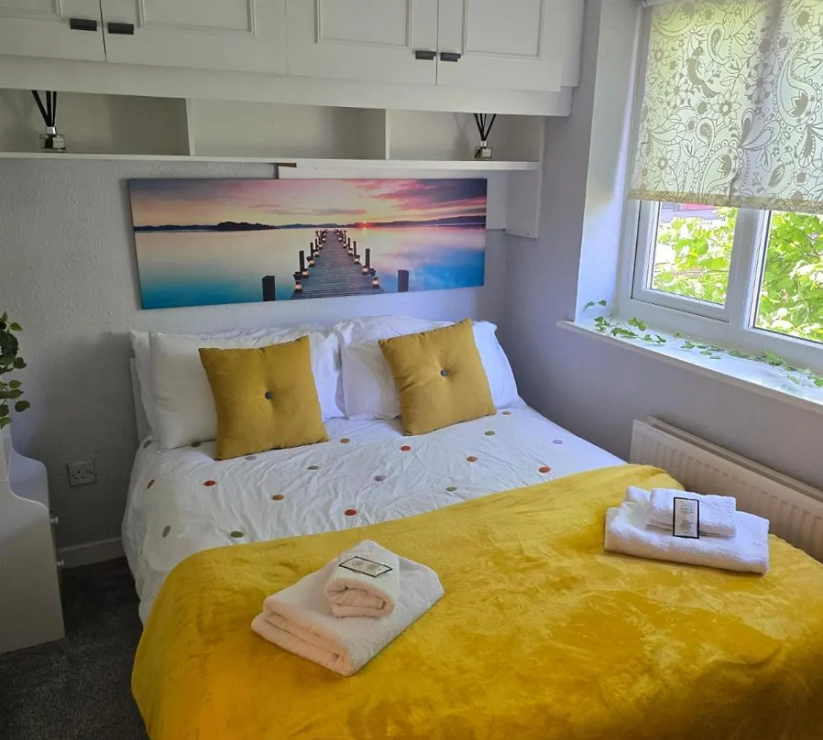 Ferienhaus Villa Elegant 2 Bed With Hot Tub And A Host Of Amenities Liverpool