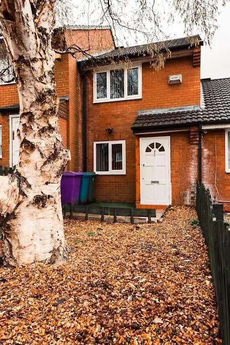 Holiday home Elegant 2 Bed With Hot Tub And A Host Of Amenities Villa Liverpool United Kingdom