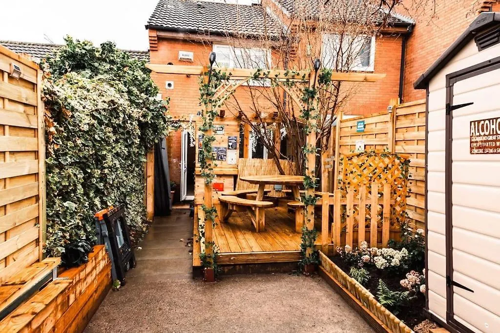 Elegant 2 Bed With Hot Tub And A Host Of Amenities Villa Liverpool