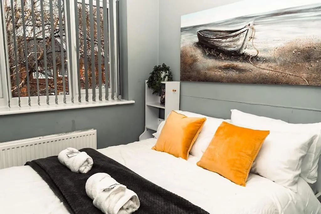Elegant 2 Bed With Hot Tub And A Host Of Amenities Villa Liverpool United Kingdom